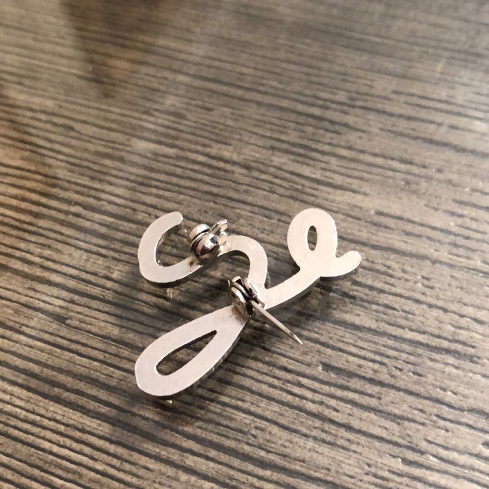 Vintage Lower Case Cursive “h” Initial Pin Silvertone - Picture 5 of 12